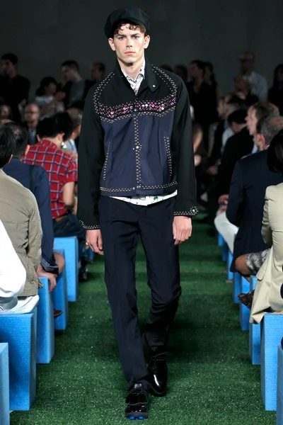 Look 33
